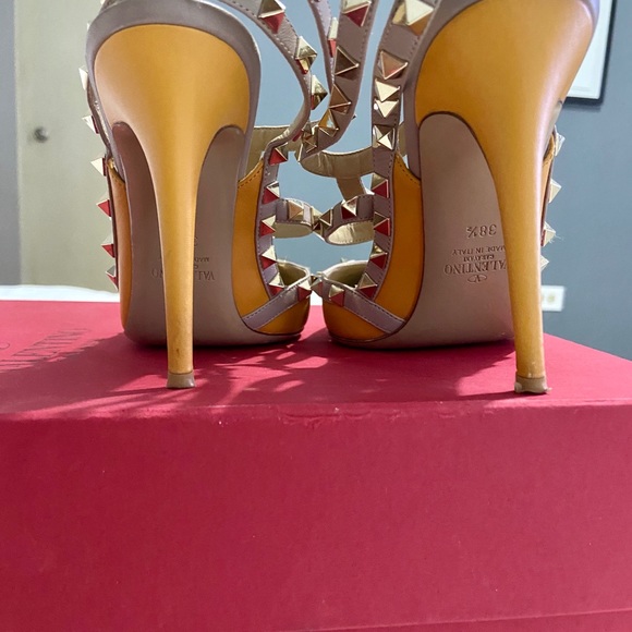 🏵Valentino Rockstud Leather Slingback heels - Picture 3 of 4